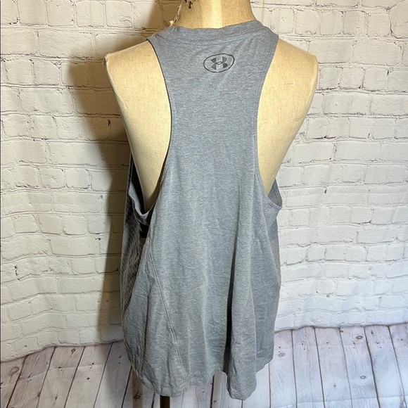 Under Armour HeatGear Gray 76ers tank top - Picture 6 of 6